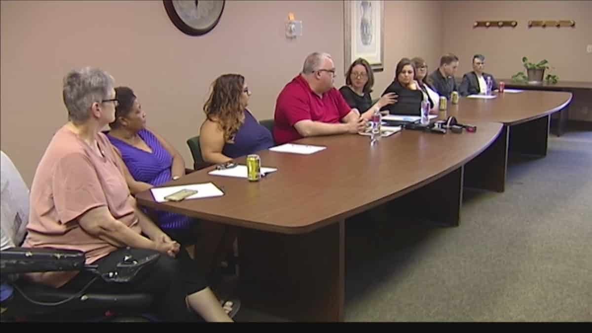 directora burla suicidios LGBT+ 4