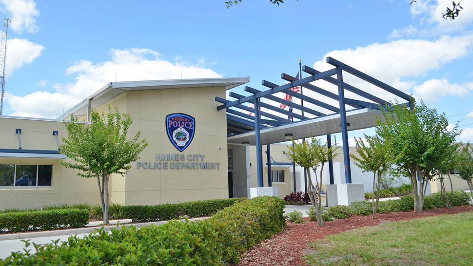 padre abandonó hijo gay 1