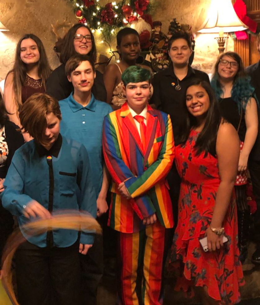 chico gay papás gayceañera