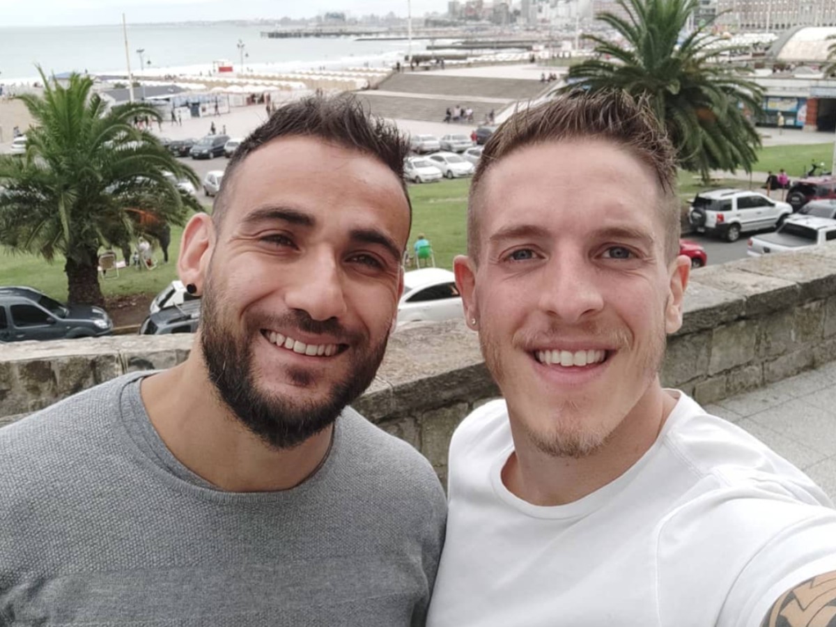 balneario pareja gay portada