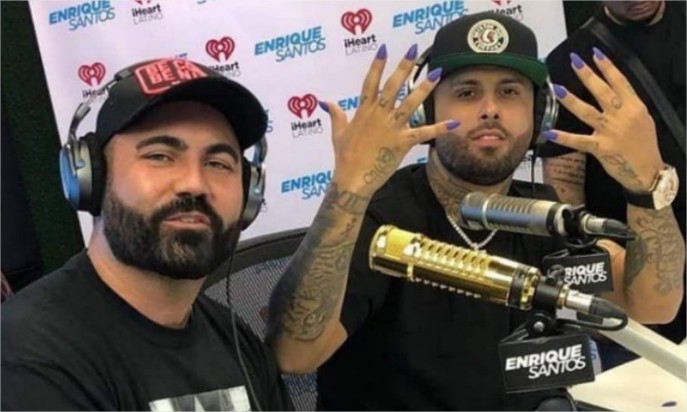 chicos se pintan uñas nicky jam