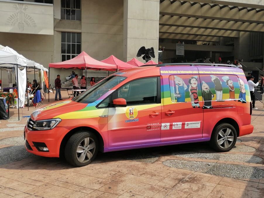 cosas lgbt avión presidencial 1