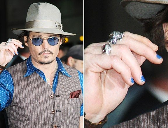 johnny depp chicos uñas pintadas