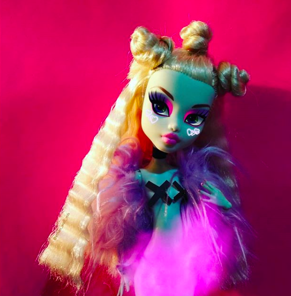 chico colección muñecas Monster High