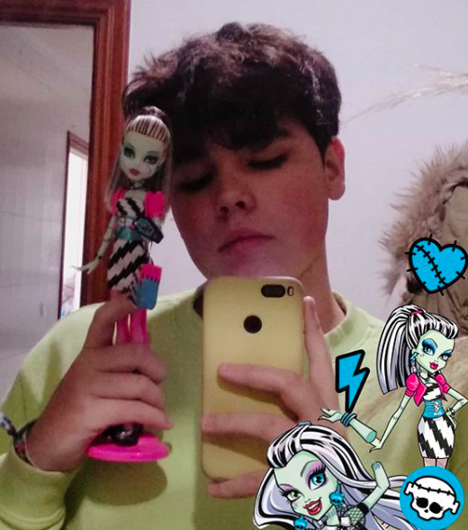 chico colección muñecas Monster High