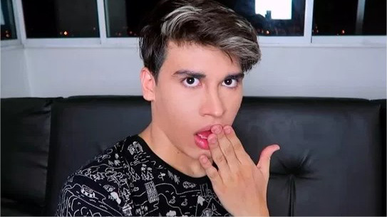 youtubers latinos lgbt+