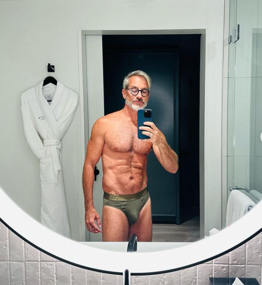 Garret Swann hombres canosos sexis