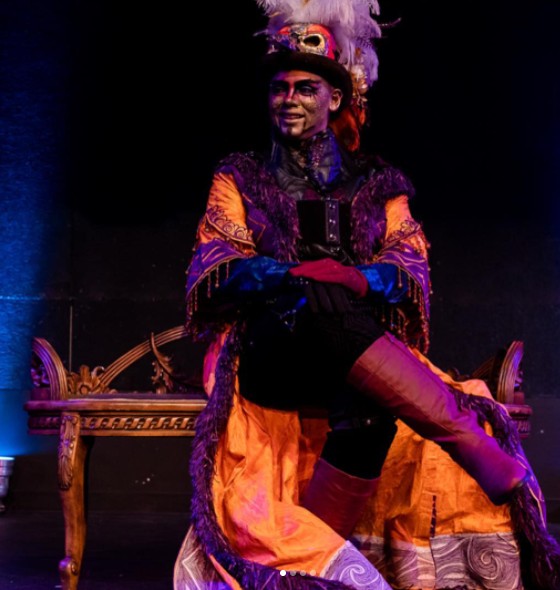 Justin Saine drag kings famosos