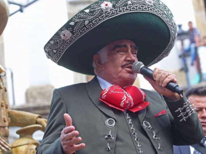 Vicente Fernández disculpa LGBT+