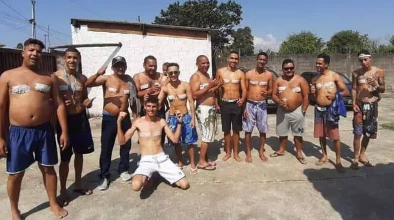 familiares chico trans operación