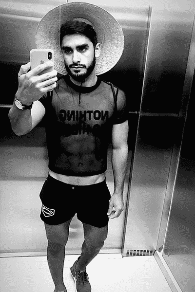 hombres-en-crop-top-.