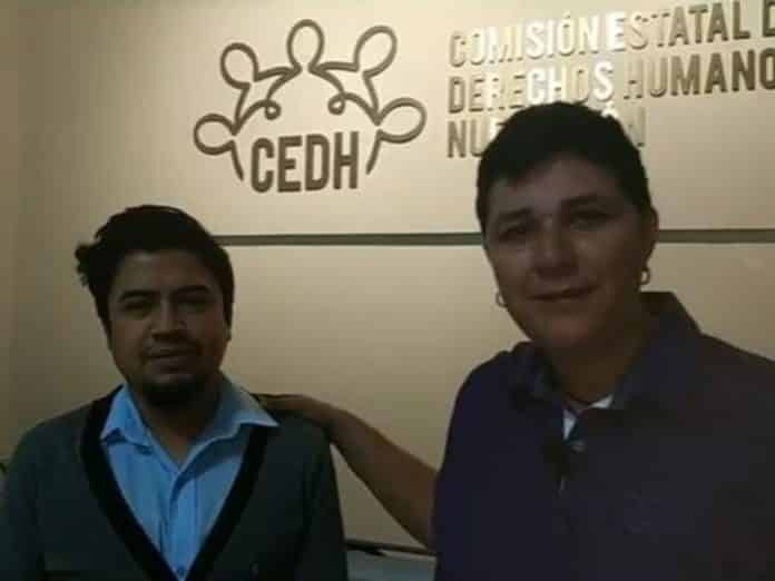 nuevo león tío gay 1 Luis Miguel, tío del menor expulsado, y Jennifer Aguayo, perteneciente al Movimiento por la Igualdad