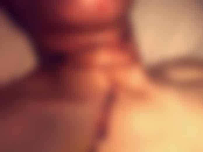 padre cortó garganta hijo gay