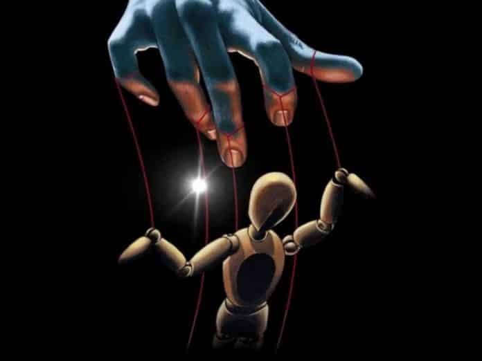 pareja controla vida 1