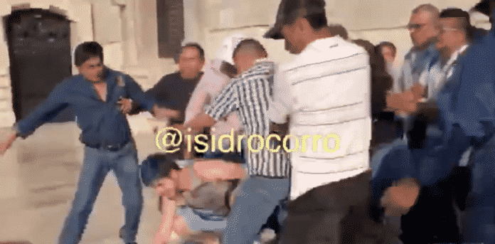 golpiza-bellas-artes-zapata-tacones-2