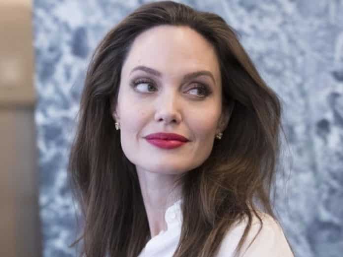 angelina jolie novia 3