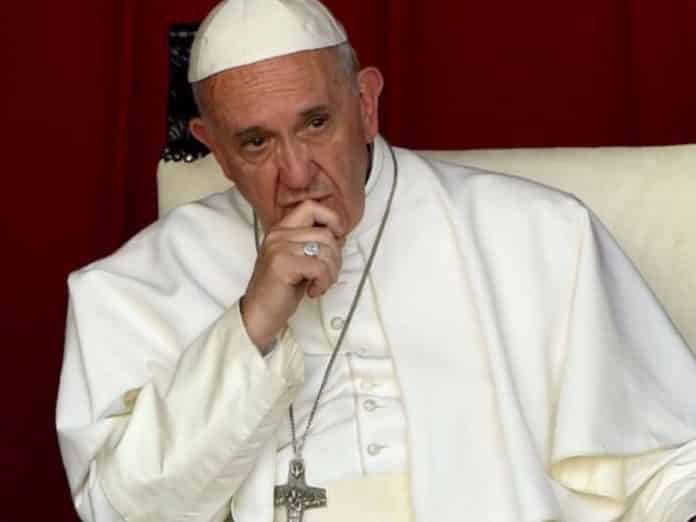 papa Francisco escándalo gay Vaticano