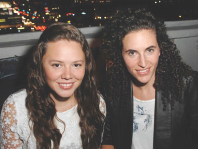 parejas lésbicas icónicas joy huerta diana atri