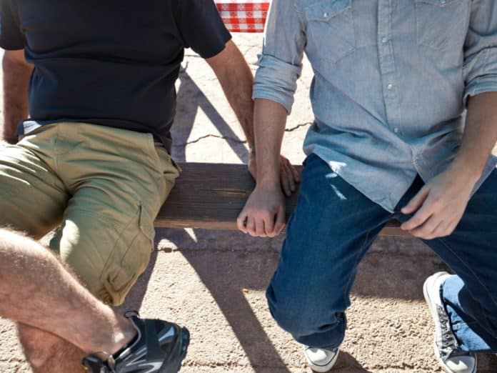 tácticas discretas ligue gay portada tácticas discretas ligue gay portada