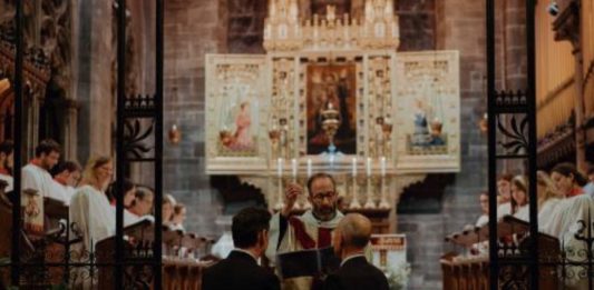 gays boda iglesia