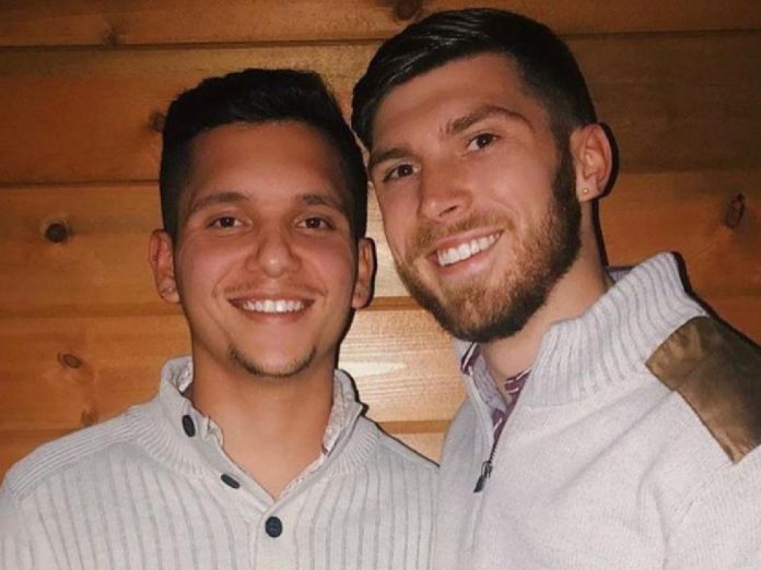 pareja gay restaurante bailar portada