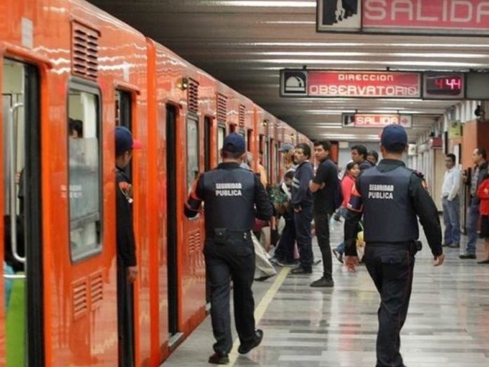 pelea metro defender gay CDMX pelea metro defender gay CDMX