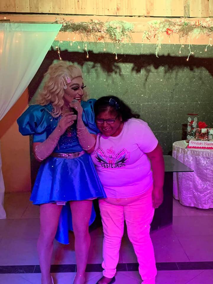 señora-fiesta-la-más-draga-2