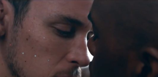 Danna Paola video gay