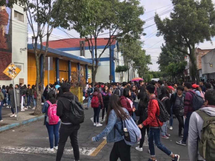 Prepa UNAM paro homofobia-2