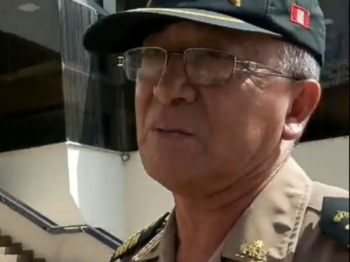 Usuarios policía homófobo lesbianas