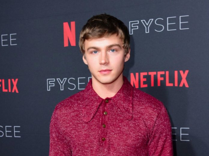 actor 13 reasons why noviazgo gay-2