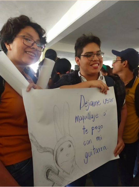 alumnos-preparatoria-protesta-maquillaje-2