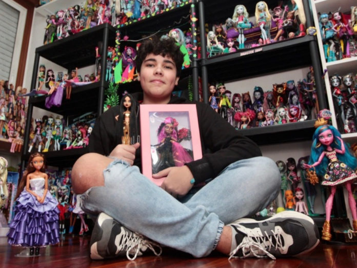 chico colección muñecas Monster High