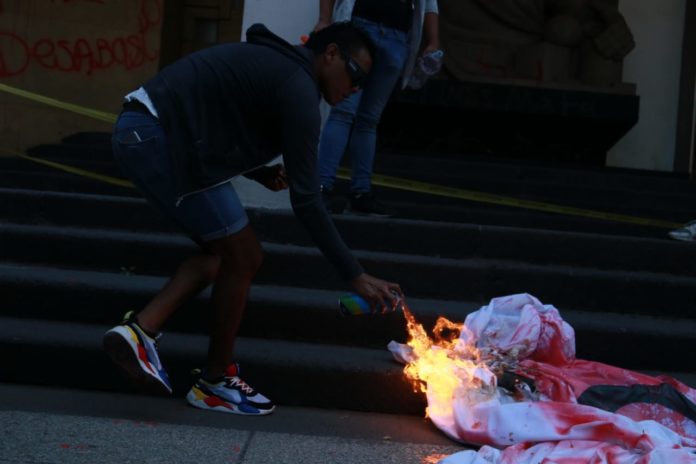 protesta desabasto VIH