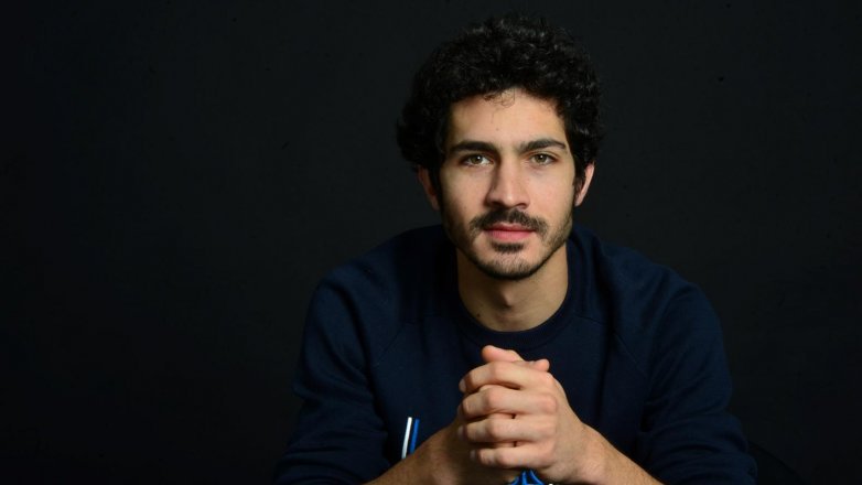 Actores-guapos-Netflix-4