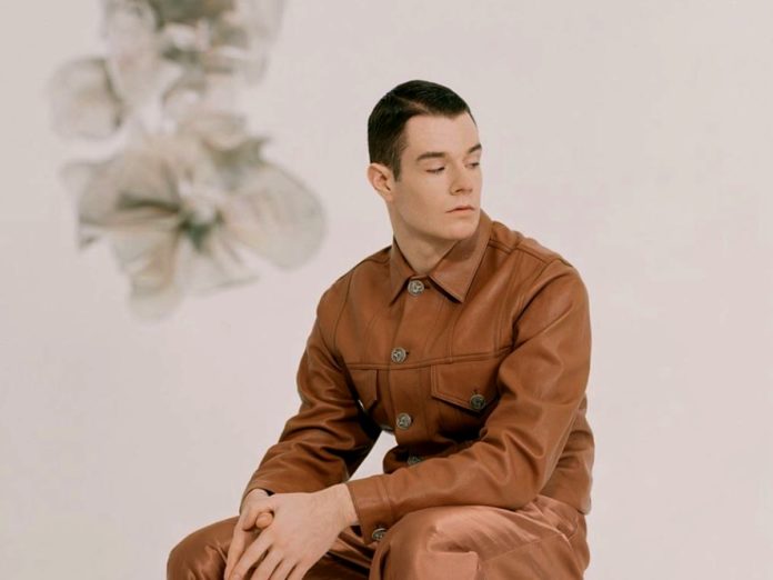 Connor Swindells fotos