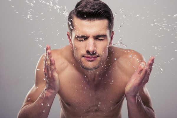 img_como_hacer_una_limpieza_facial_para_hombres_44369_orig-600x400-1