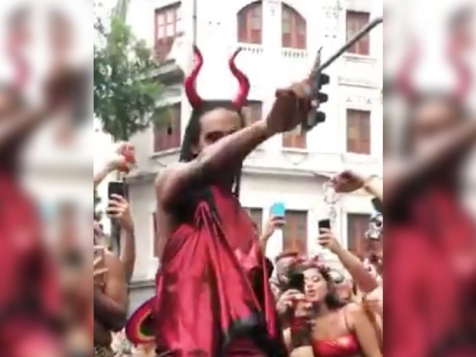 jesús satanás carnaval gay
