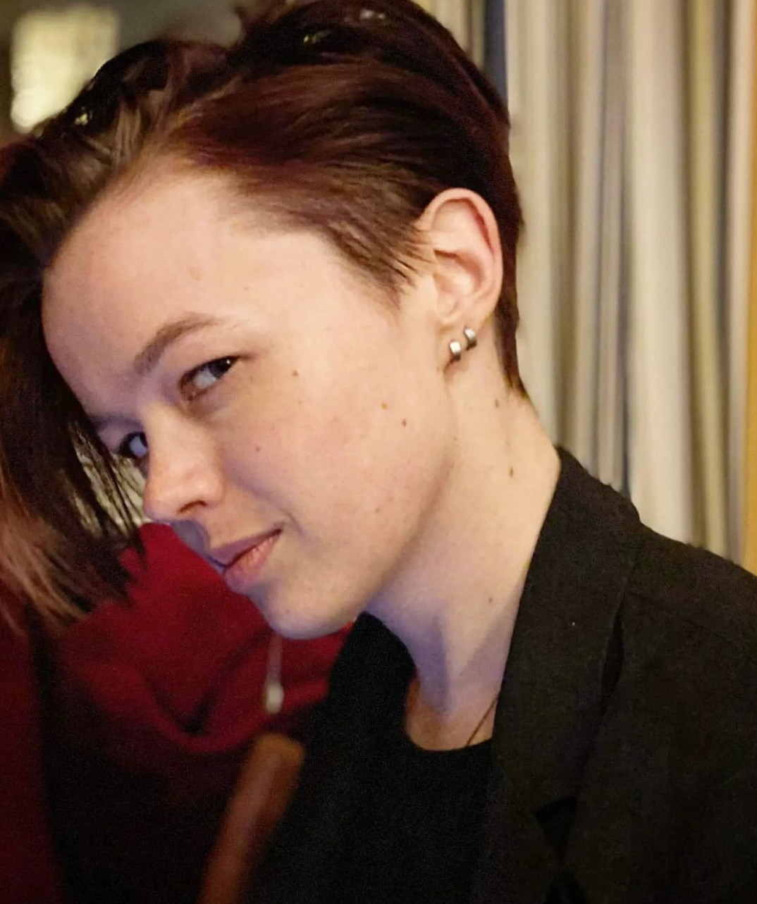 robyn holdaway celebridades no binarias no binarie actores