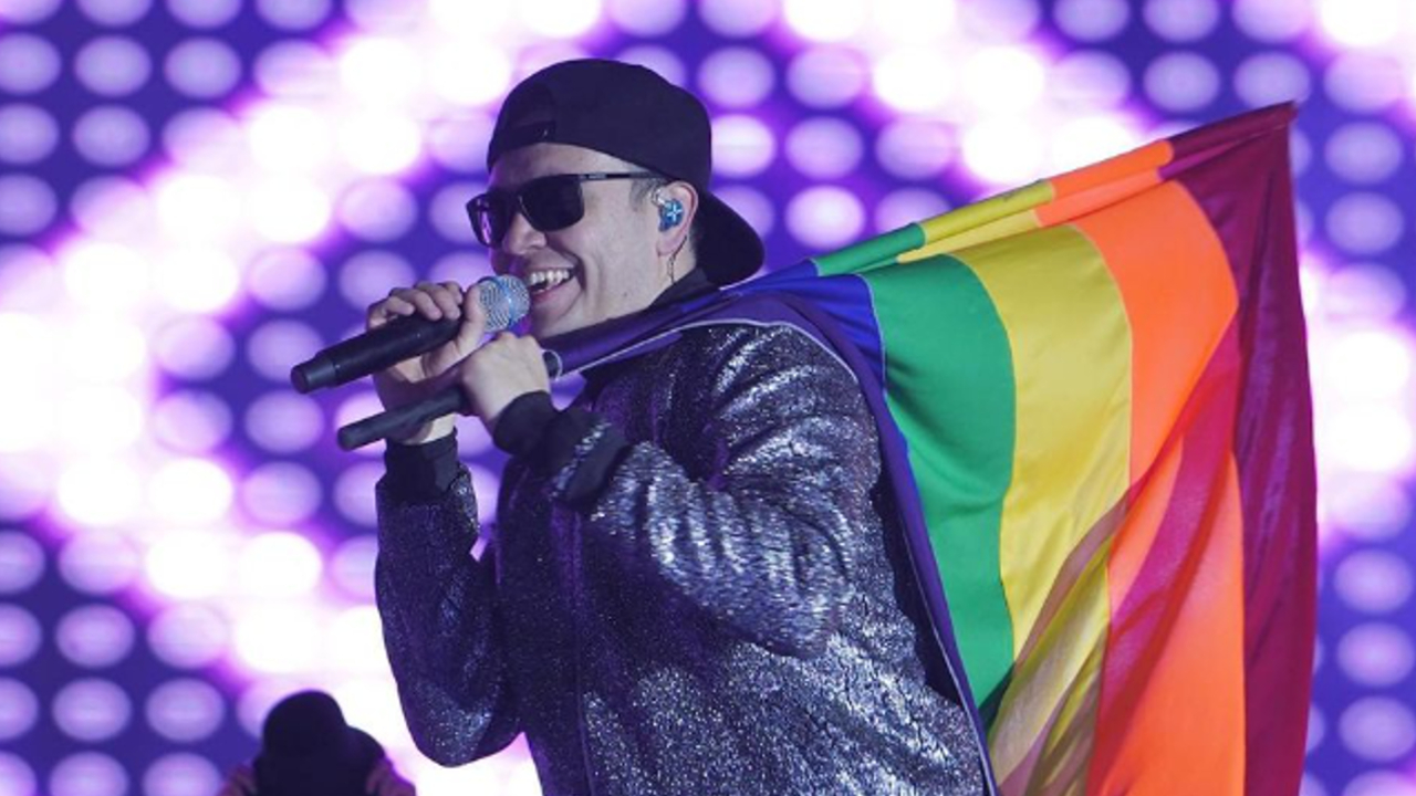 Frases de famosos famosas celebridades LGBT+ al salir del clóset Raymix