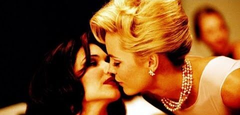 Naomi Watts y Laura Harring besos lesbicos famosas bugas