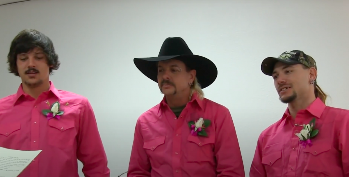 video-completo-boda-poliamorosa-joe-exotic