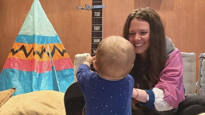 Joy Huerta video bebe