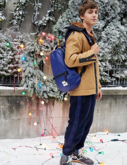 Miles Heizer campaña coach