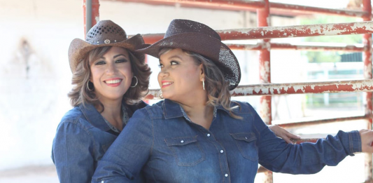 parejas-lesbicas-muestran-hermosa-diversidad