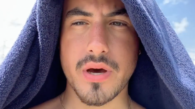 bachatero-johnny-sky-sale-del-clóset-video