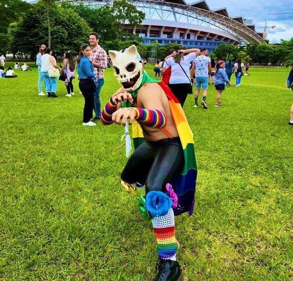David Zúñiga desfile orgullo