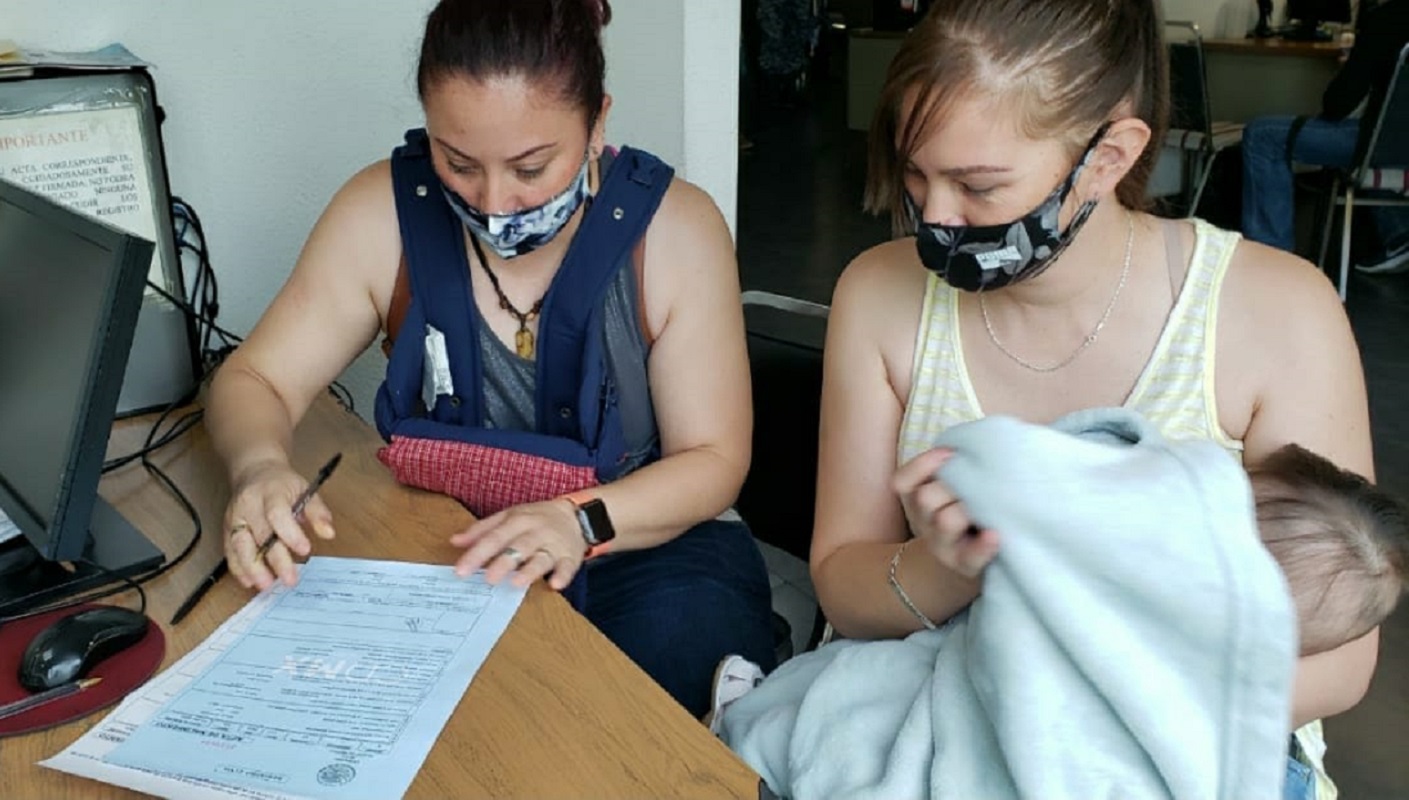 madres lesbianas registrar bebé