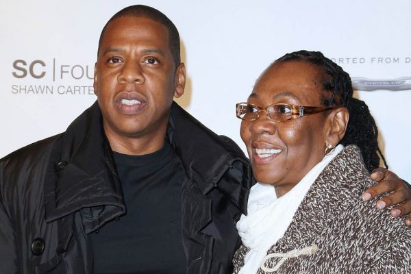 famosos-padres-lgbtq-mamá-jay-z