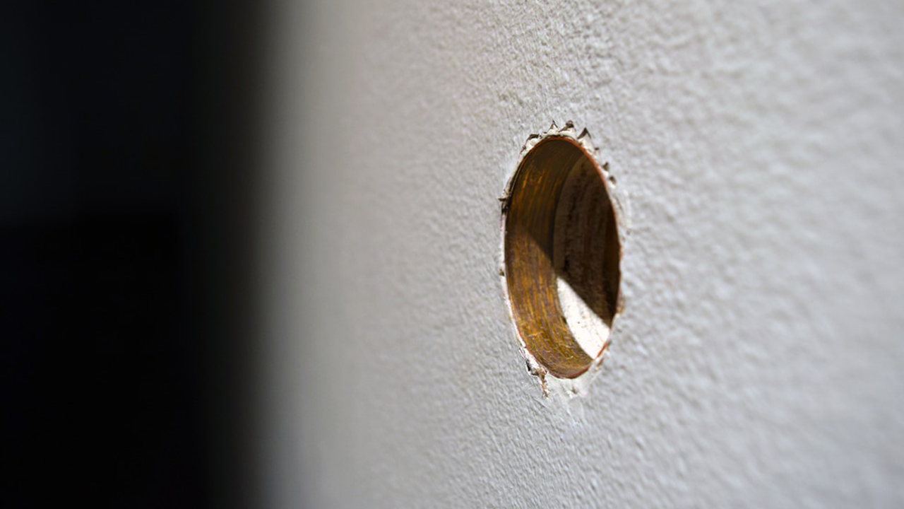 el uso de 'glory holes' para prevenir COVID19 Homosensual